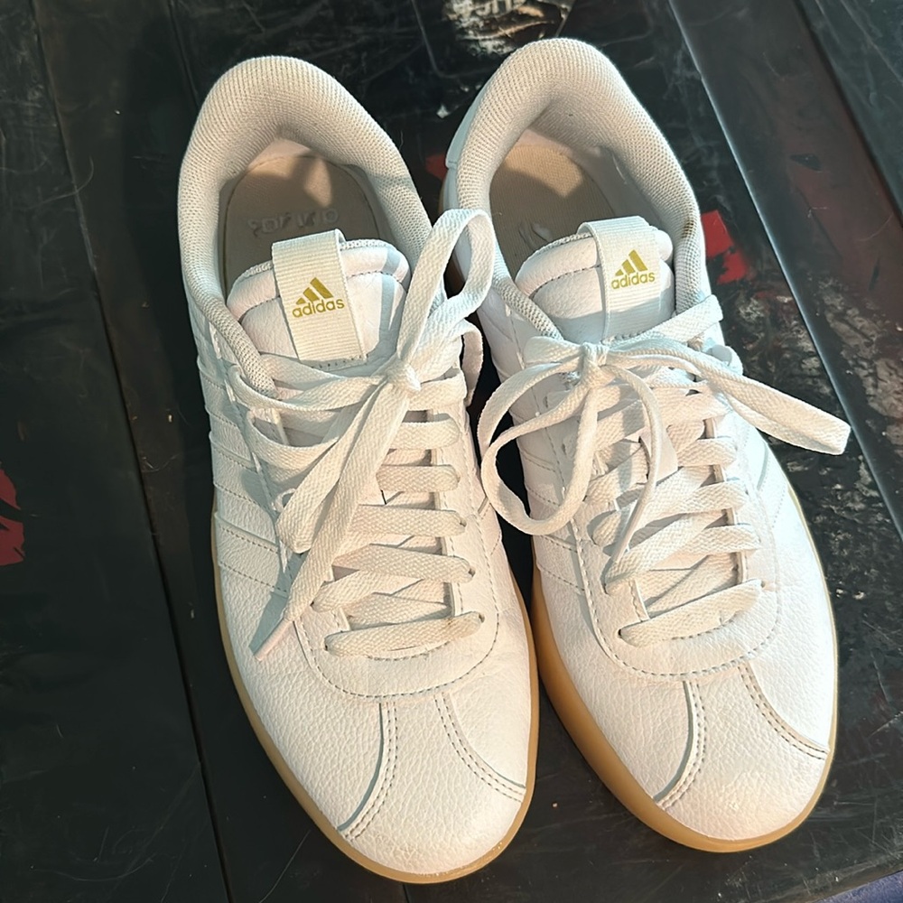 Adidas Court Sneaker